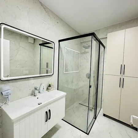 Apartment In The Heart Of *