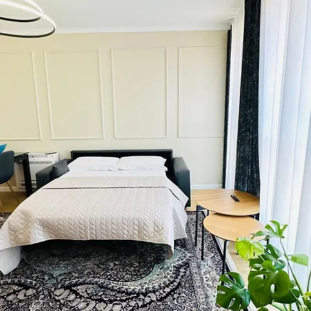 Apartment In The Heart Of *